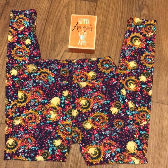 2 for $20 💕LuLaRoe Leggings 💕 One Size - Picture 3 of 6